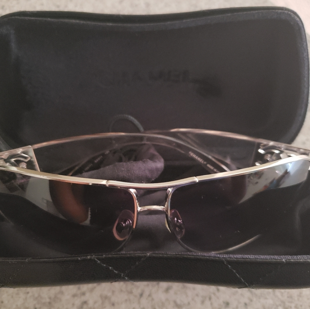 CHANEL Sunglasses